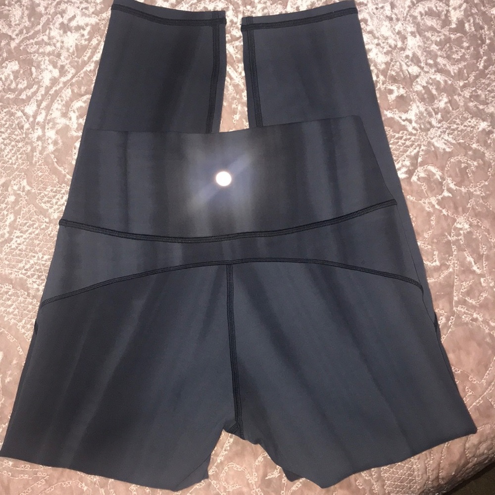 LULULEMON IN MOVEMENT CROP 23” - Picture 4 of 7